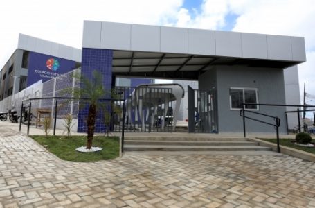 Governo estadual inaugura escola integral na Vila Canária; obra é fruto da fusão de dois colégios e educadores protestam contra processo de transição