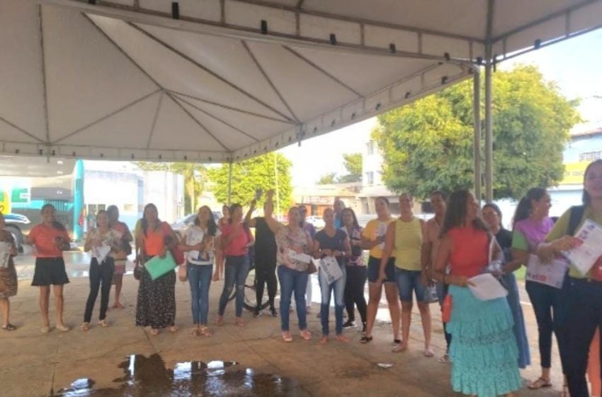  Educadores de S. Desidério paralisam as atividades nesta segunda (13); prefeito diz que pagamento do piso depende do desempenho dos alunos