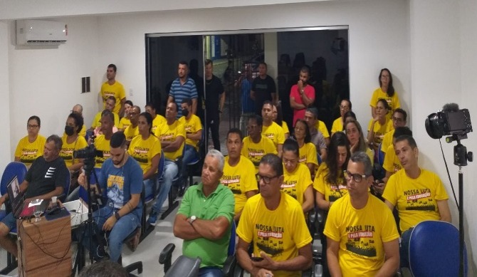  Aporá: Professores da Rede Municipal de Ensino ocupam a Câmara de Vereadores em defesa do Piso Salarial