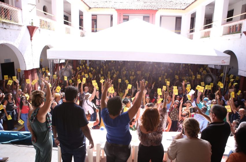 Rede municipal de Salvador: Categoria rejeita proposta da prefeitura e mantém estado de greve