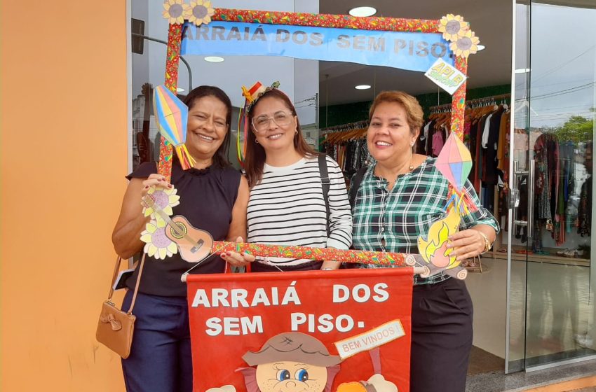  Em greve, professores de Gandu-BA realizam “Forró dos Sem Piso” para protestar contra a administração municipal