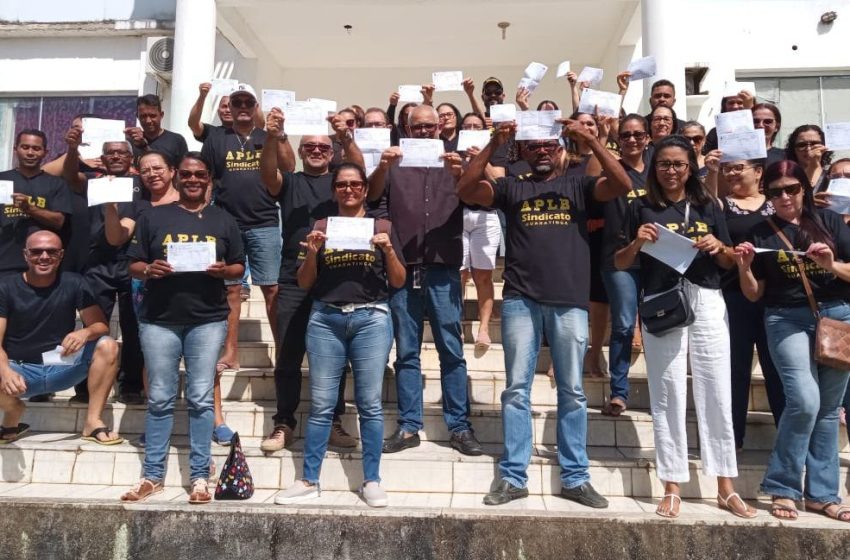 GUARATINGA – APLB se solidariza com servidores da Educação que protestam contra desconto salarial de 50%