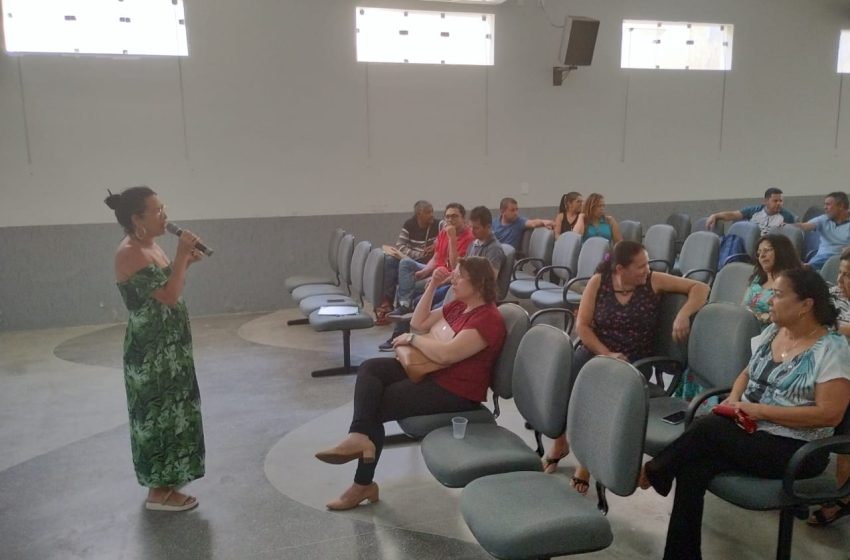  Aracatú – BA: Sem reajuste salarial, professores votam em assembleia pelo indicativo de greve