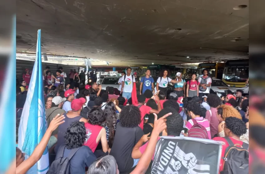  ‘Se o povo se unir a tarifa vai cair’, gritam estudantes em protesto contra aumento da passagem de ônibus