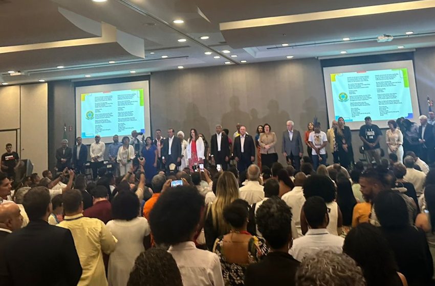  APLB-Sindicato participa de ato em Salvador em defesa da democracia