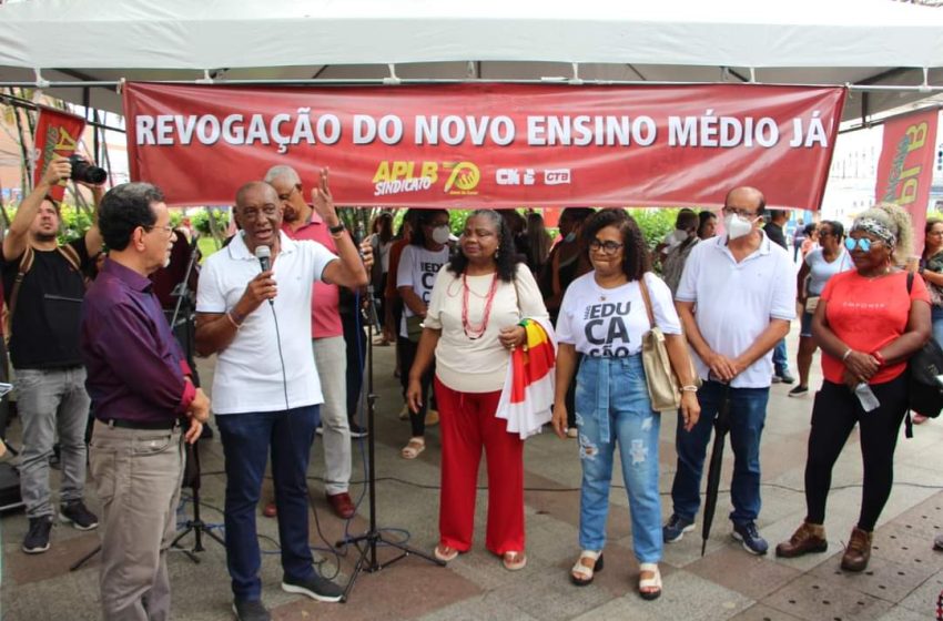  “Não vamos aceitar retrocessos na Educação!”, dispara Rui Oliveira sobre aprovação do NEM