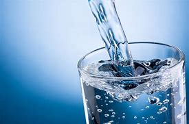  Água potável nas escolas – Professora é relatora do PL aprovado na Câmara que torna oferta dever do Estado