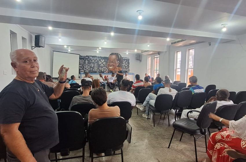  APLB reúne educadores para discutir municipalização de escolas em Salvador