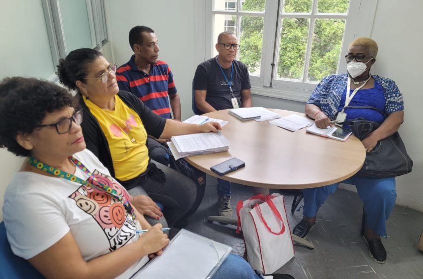  APLB discute saúde dos/as educadores/as com a SMED; sindicato cobrou medidas de prevenção ao adoecimento mental e físico da categoria