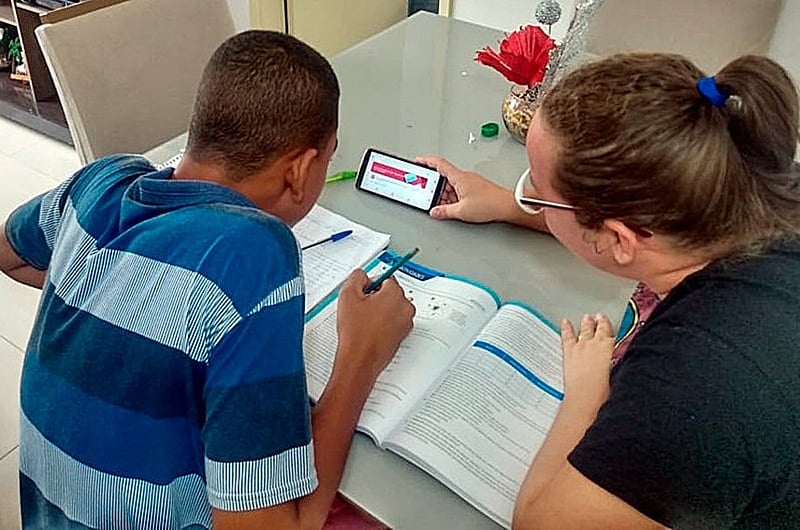  Regime especial para estudantes que não podem ir à escola é aprovado no Senado