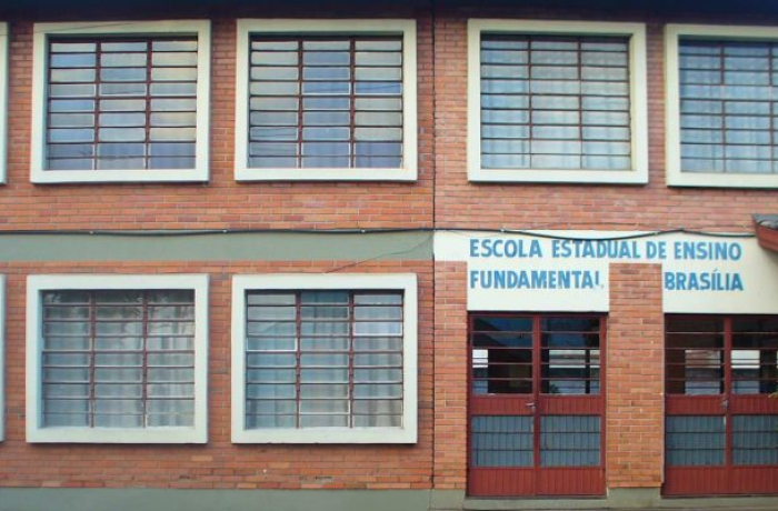  Escola estadual denuncia ação abusiva da Brigada Militar contra professora