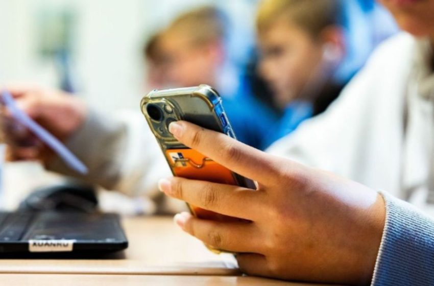  Comissão da Câmara aprova projeto que proíbe o uso de celular em escolas públicas e privadas