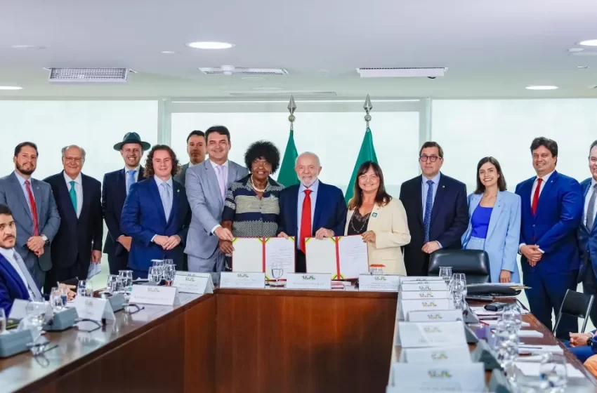  Justa Homenagem – Anísio Teixeira é oficialmente patrono da escola pública brasileira