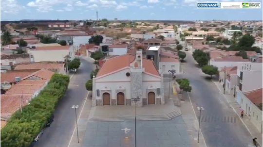  PREFEITURA DE CAMPO ALEGRE DE LOURDES ENCERRA GESTÃO SEM PAGAR 13º SALÁRIOS AOS SERVIDORES DA EDUCAÇÃO