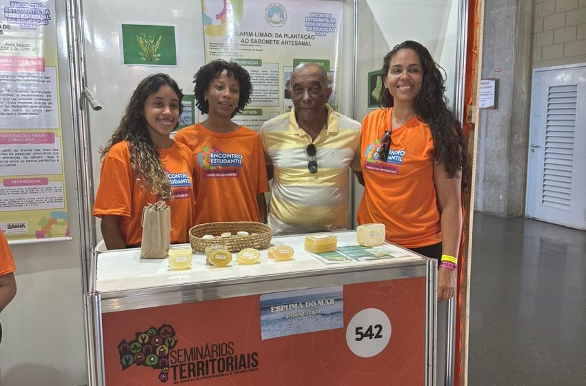  Rui Oliveira marca presença em encontro de estudantes na Arena Fonte Nova