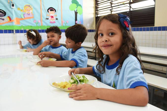  SEGURANÇA ALIMENTAR – Peixe no cardápio escolar será avaliado pela Comissão de Educação