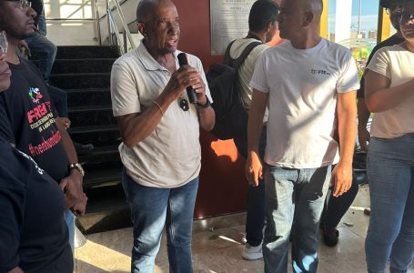 APLB doa cestas básicas a servidores de Lauro de Freitas, em greve por tempo indeterminado